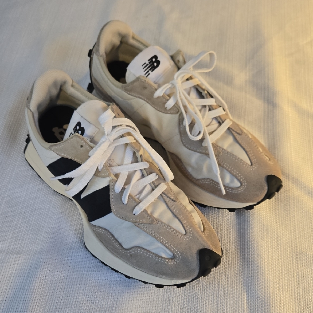 New Balance Women's 327 Shoes, Sneakers, Size 7